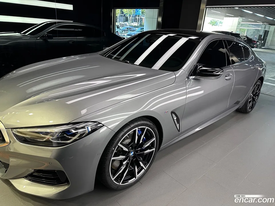 BMW 8 Series M850i xDrive 2023 — миниатюра 5
