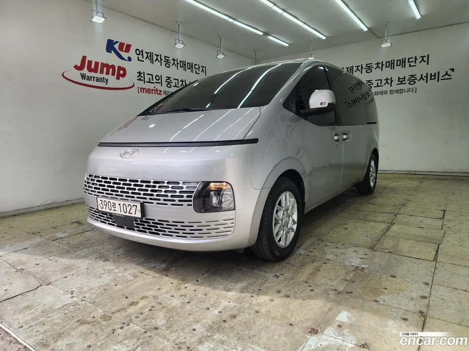 Hyundai Staria 9 2022 — фото 1, купить с доставкой в Москву