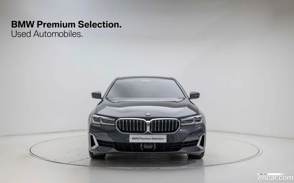 BMW 5 Series 520i 2023 — миниатюра 3
