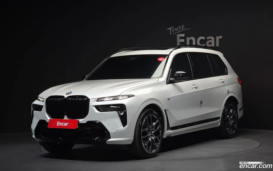 BMW X7 xDrive 40i M 6 2025 — фото 1, купить с доставкой в Москву