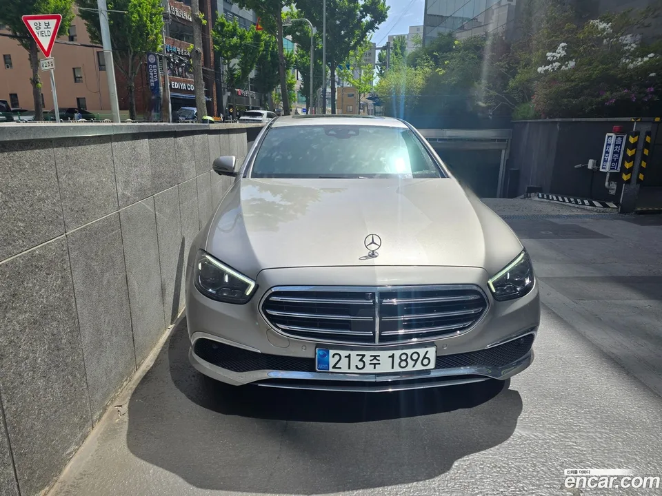 Mercedes-Benz E-Class E250 2023 — миниатюра 2
