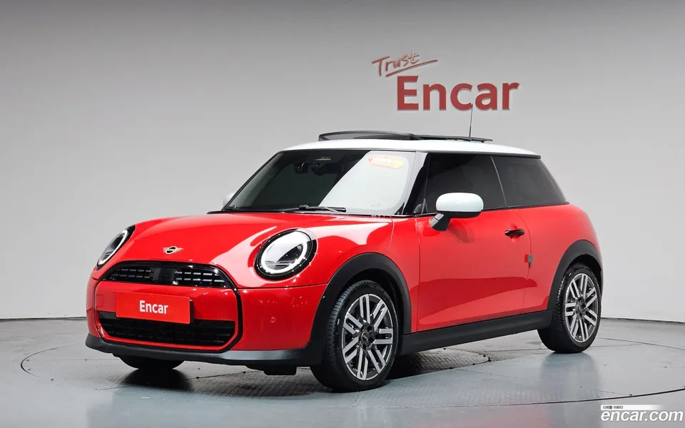MINI Cooper C 2025 — фото 1, купить с доставкой в Москву