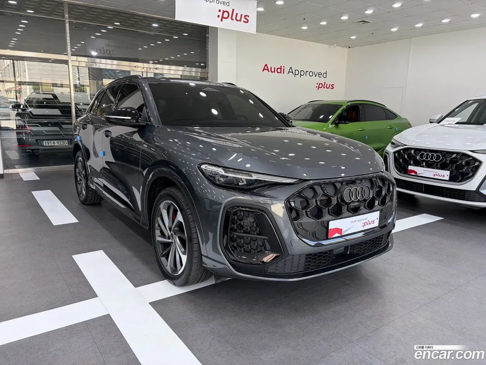 Audi Q5 (80A) 40 TDI S Line 2025 — фото 1, купить с доставкой в Москву