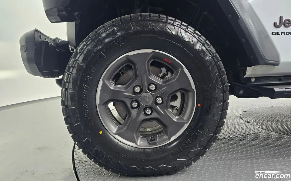 Jeep Gladiator 3.6 2023 — миниатюра 2
