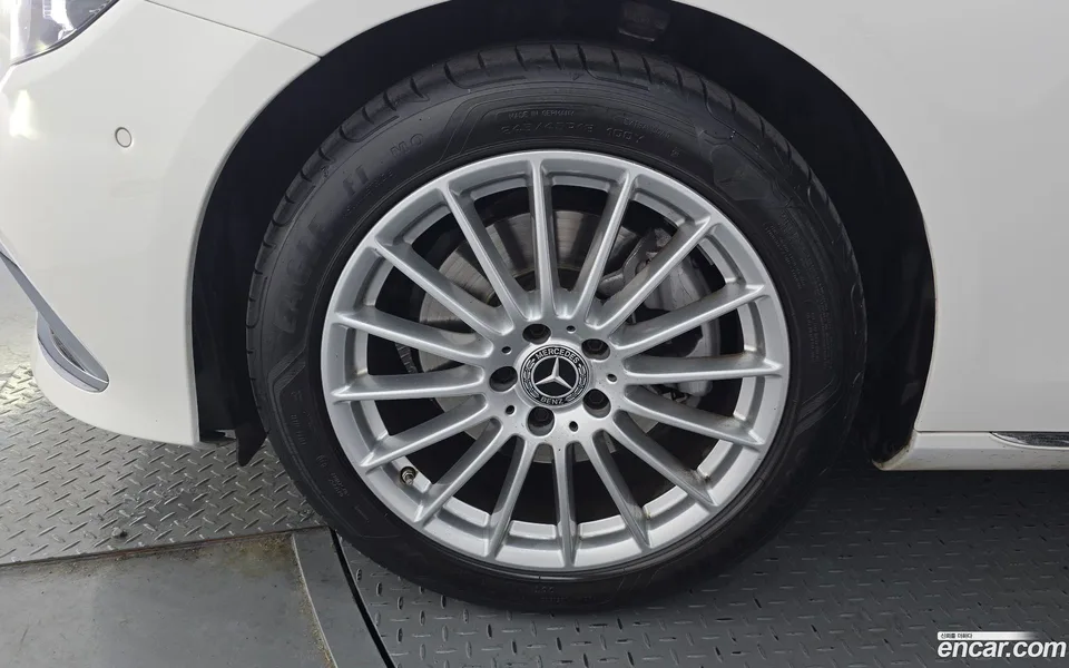 Mercedes-Benz E-Class E250 2023 — миниатюра 2