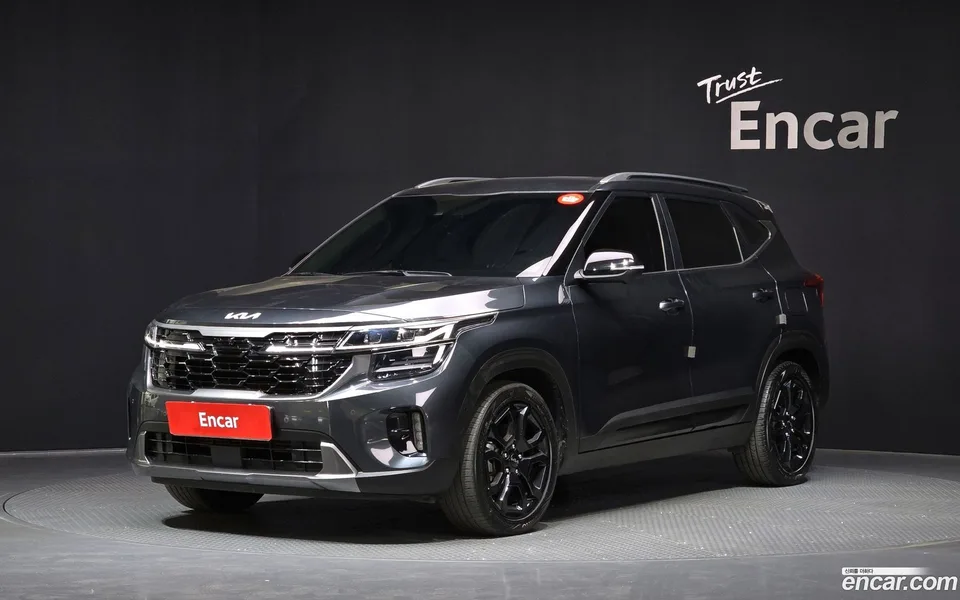 Kia Seltos 1.6 2WD 2023 — фото 1, купить с доставкой в Москву