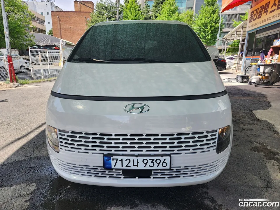 Hyundai Staria L3.5 11 2023 — thumbnail 3
