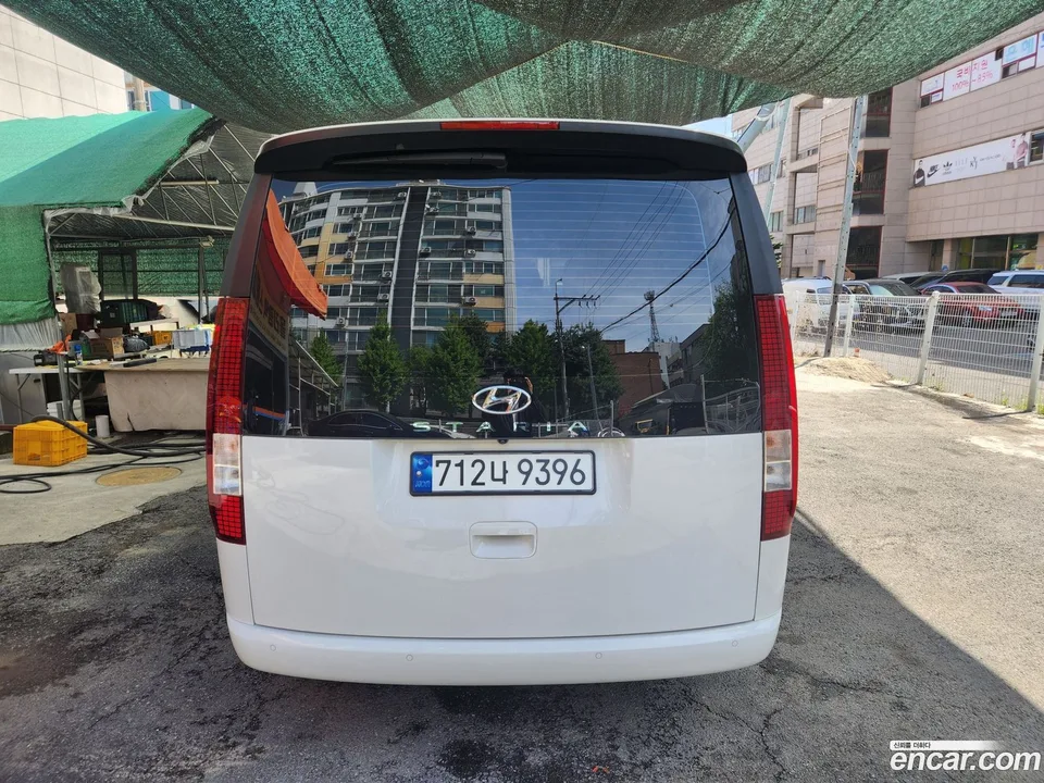 Hyundai Staria L3.5 11 2023 — thumbnail 4
