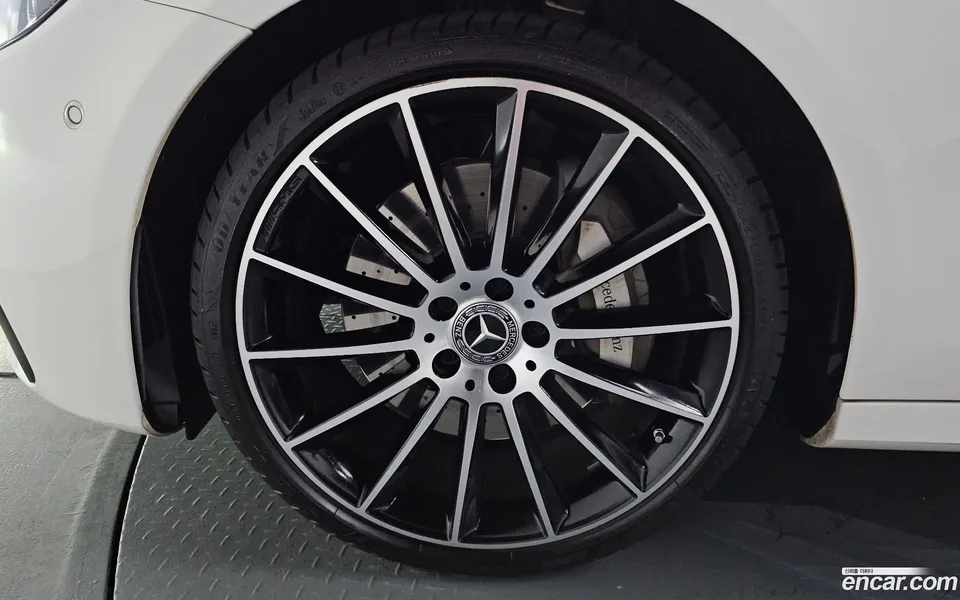 Mercedes-Benz E-Class E350 4MATIC AMG Line 2023 — миниатюра 5
