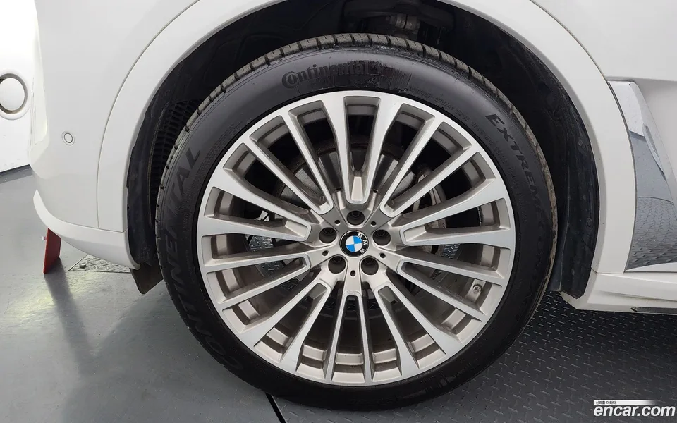 BMW X7 xDrive 40i 6 2023 — миниатюра 5