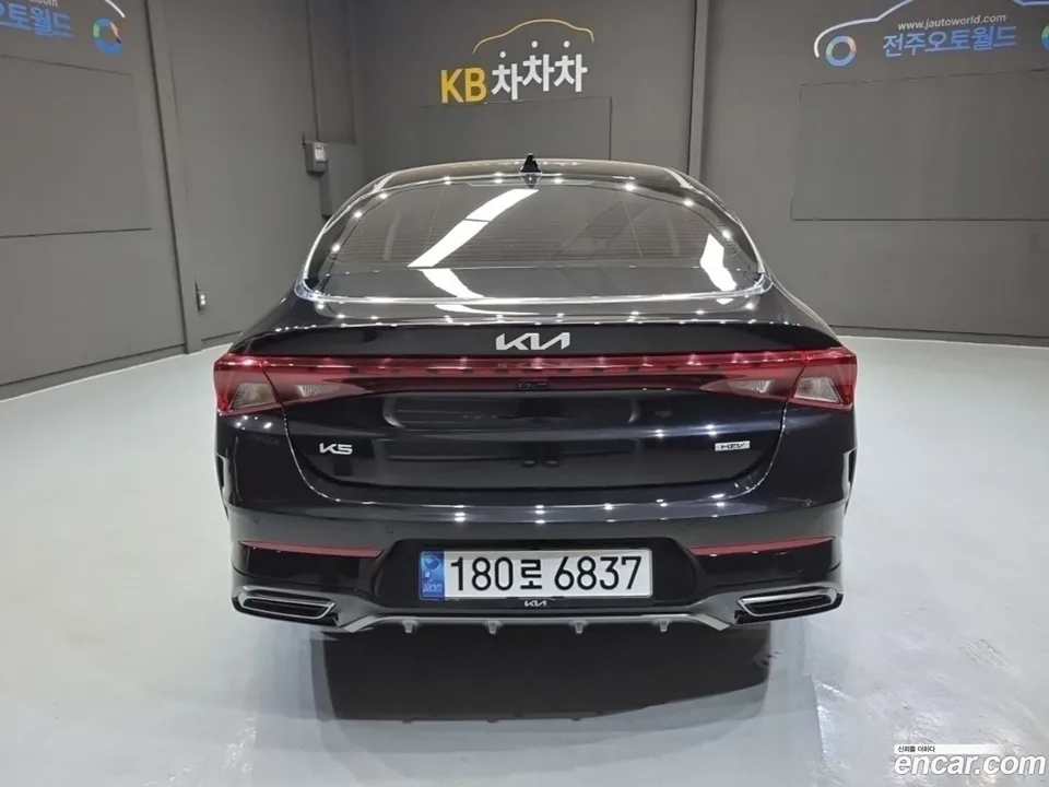Kia K5 Hybrid 2023 — thumbnail 4