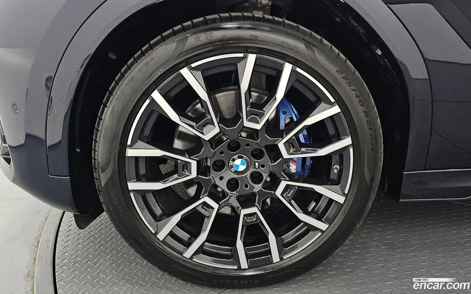 BMW X6 xDrive40i M 2025 — миниатюра 2