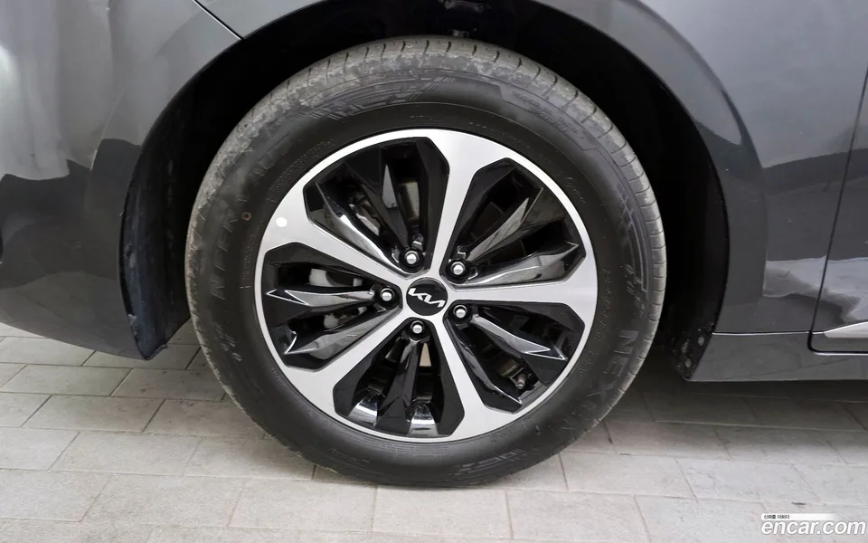 Kia K8 Hybrid 2025 — миниатюра 2
