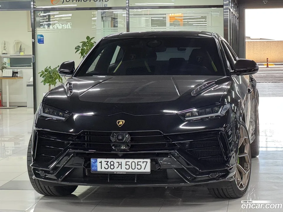 Lamborghini Urus 4.0 V8 2024 — фото 1, купить с доставкой в Москву