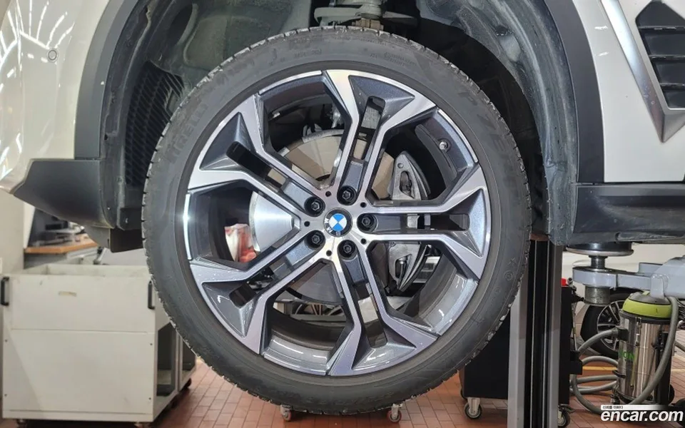 BMW X5 xDrive 40i xLine 2024 — миниатюра 2
