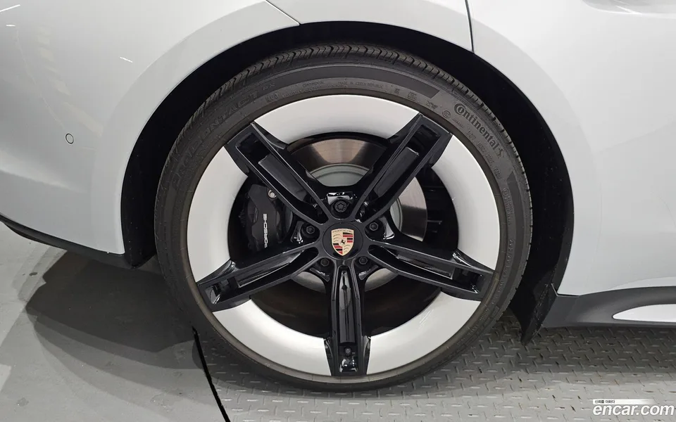 Porsche Taycan 4 2025 — миниатюра 2