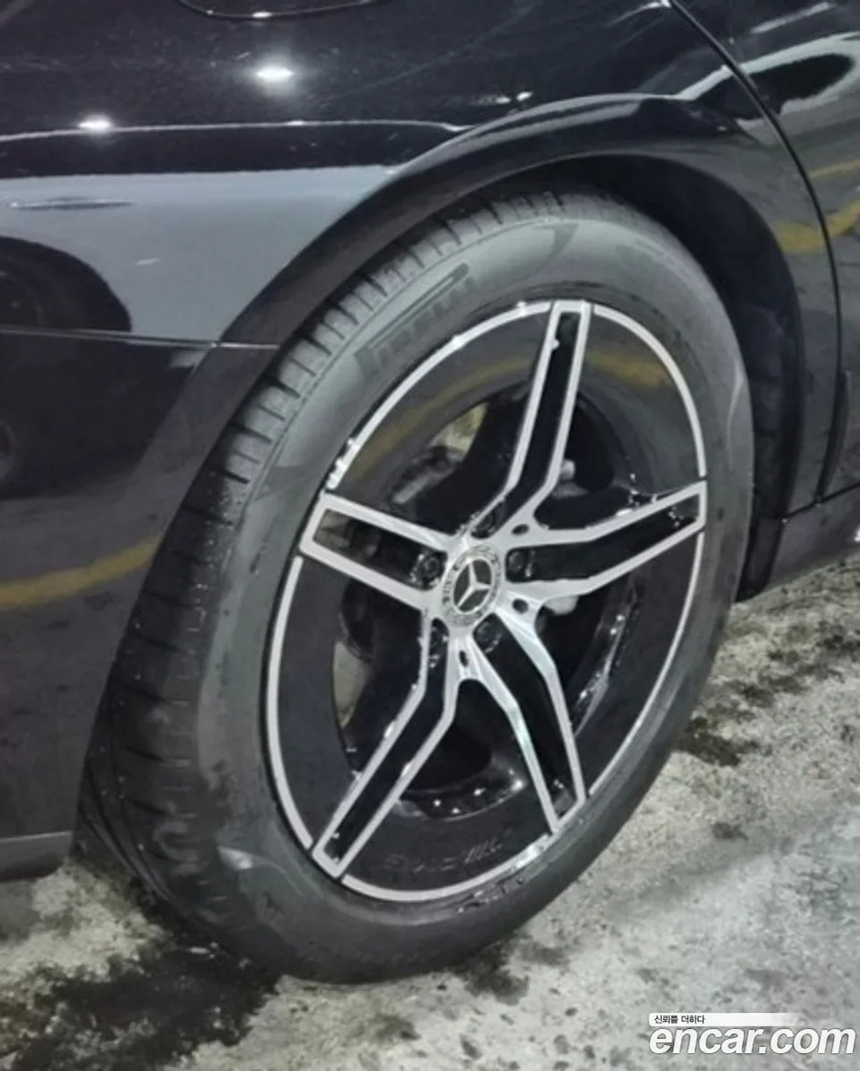 Mercedes-Benz E-Class E300 4MATIC AMG Line 2025 — миниатюра 5