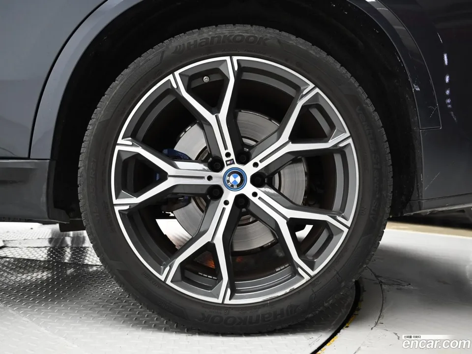 BMW X5 xDrive 45e M 2022 — миниатюра 2