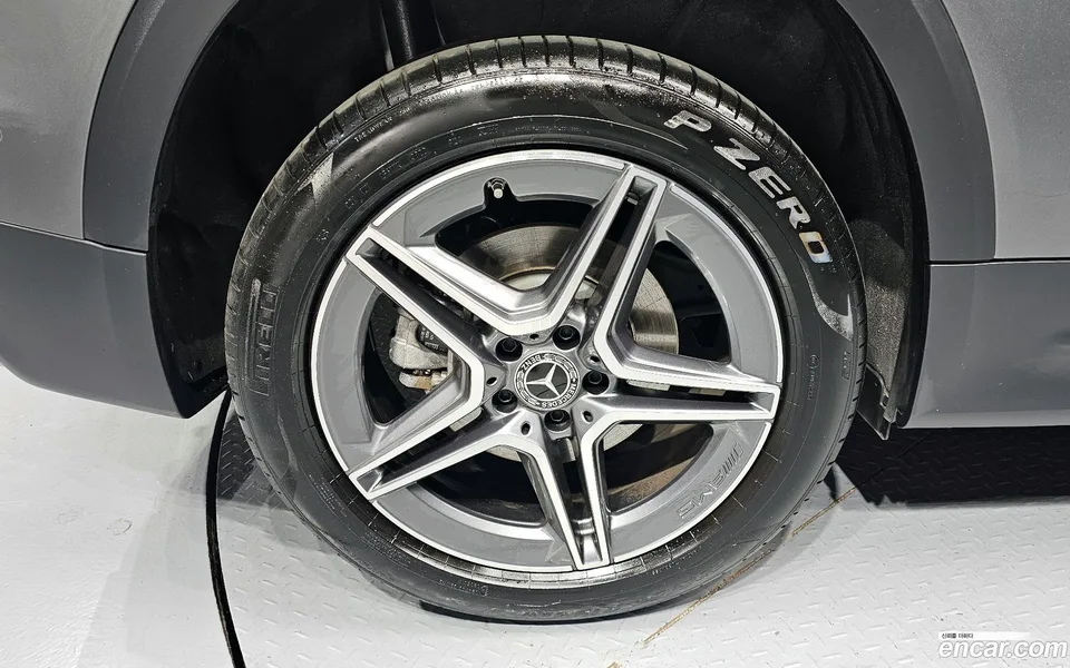 Mercedes-Benz GLB-Class GLB250 4MATIC 2023 — миниатюра 5