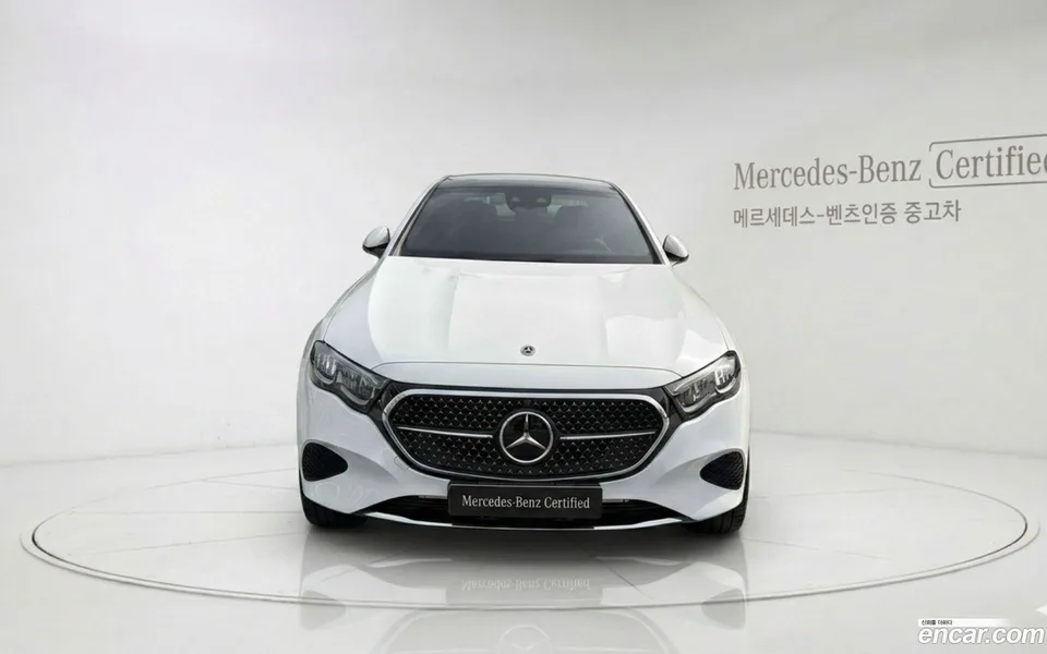 Mercedes-Benz E-Class E200 2025 — миниатюра 3