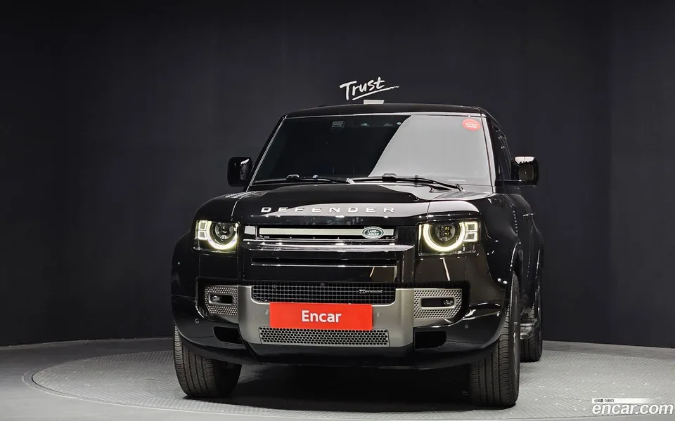 Land Rover Defender 110 P300 X- SE 2022 — миниатюра 3