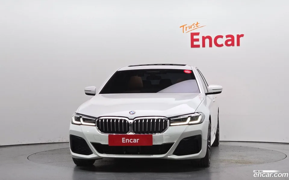 BMW 5 Series 520i M 2023 — миниатюра 3
