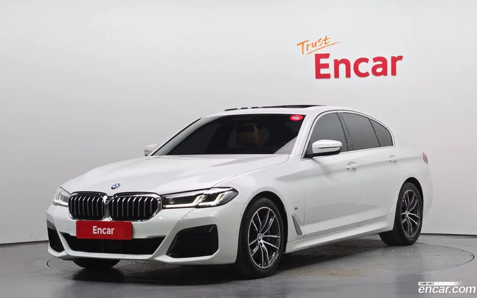 BMW 5 Series 520i M 2023 — фото 1, купить с доставкой в Москву