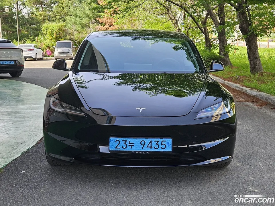 Tesla Model 3 RWD 2024 — фото 1, купить с доставкой в Москву