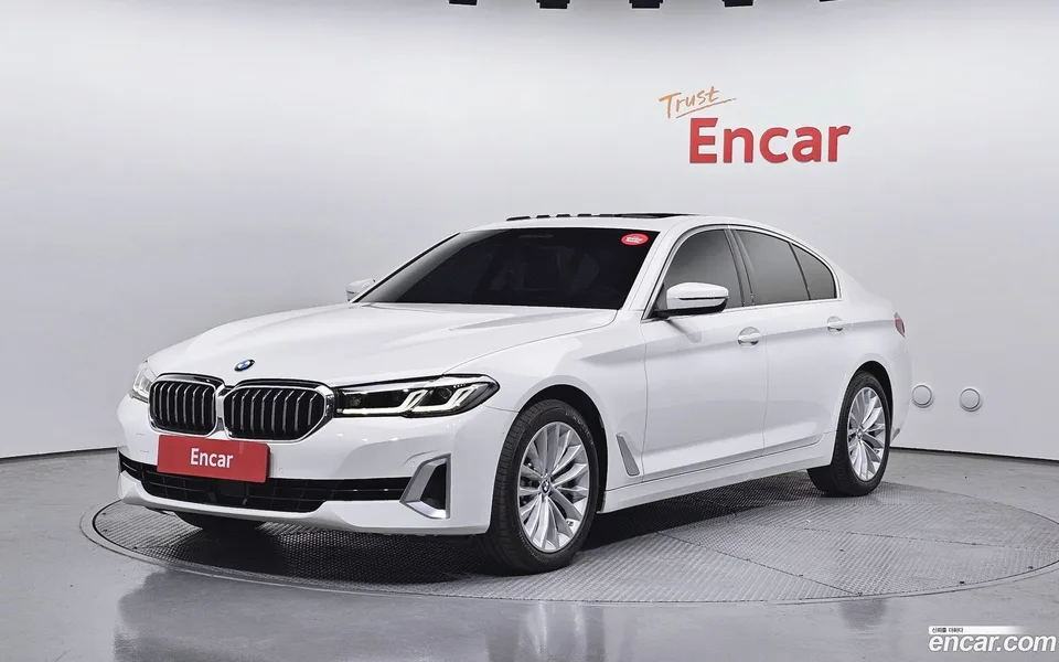 BMW 5 Series 530i 2022 — фото 1, купить с доставкой в Москву