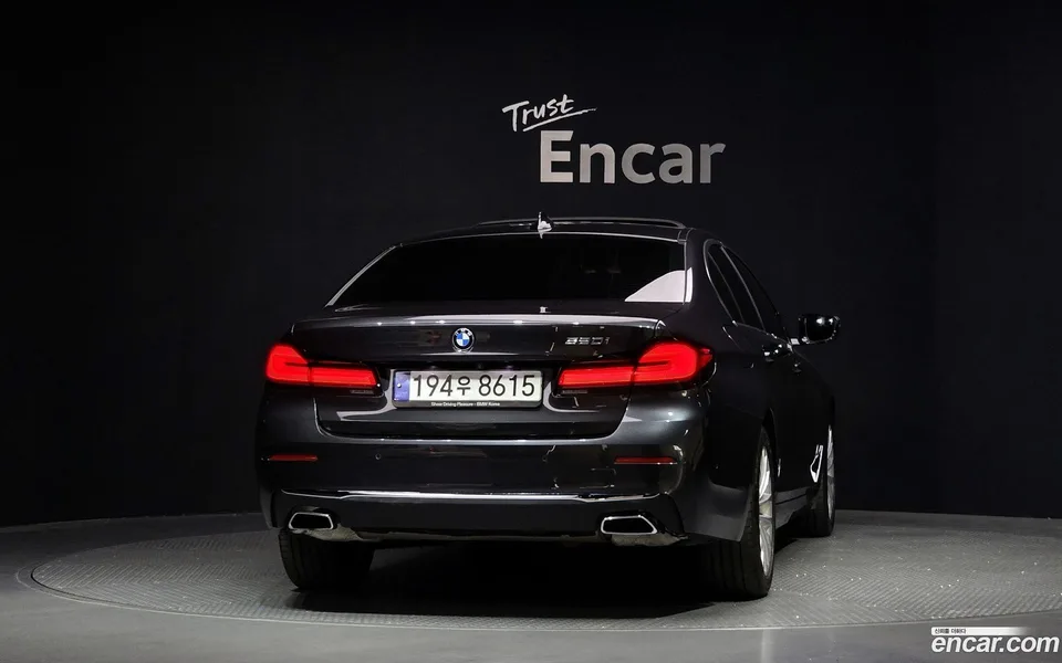 BMW 5 Series 520i 2023 — миниатюра 4
