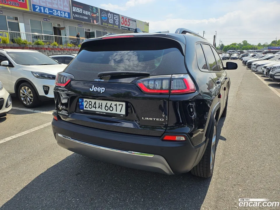 Jeep Cherokee 2.4 AWD 2022 — миниатюра 3