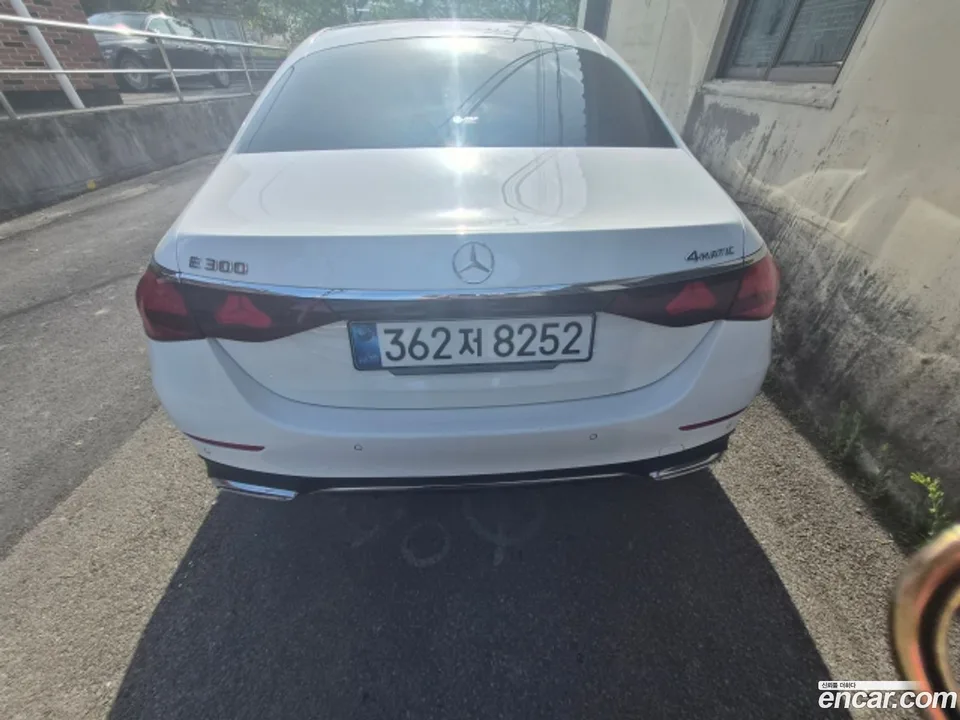 Mercedes-Benz E-Class E300 4MATIC AMG Line 2025 — миниатюра 2