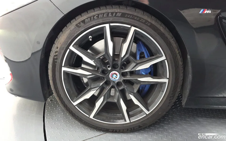 BMW 8 Series M850i xDrive 2022 — миниатюра 5