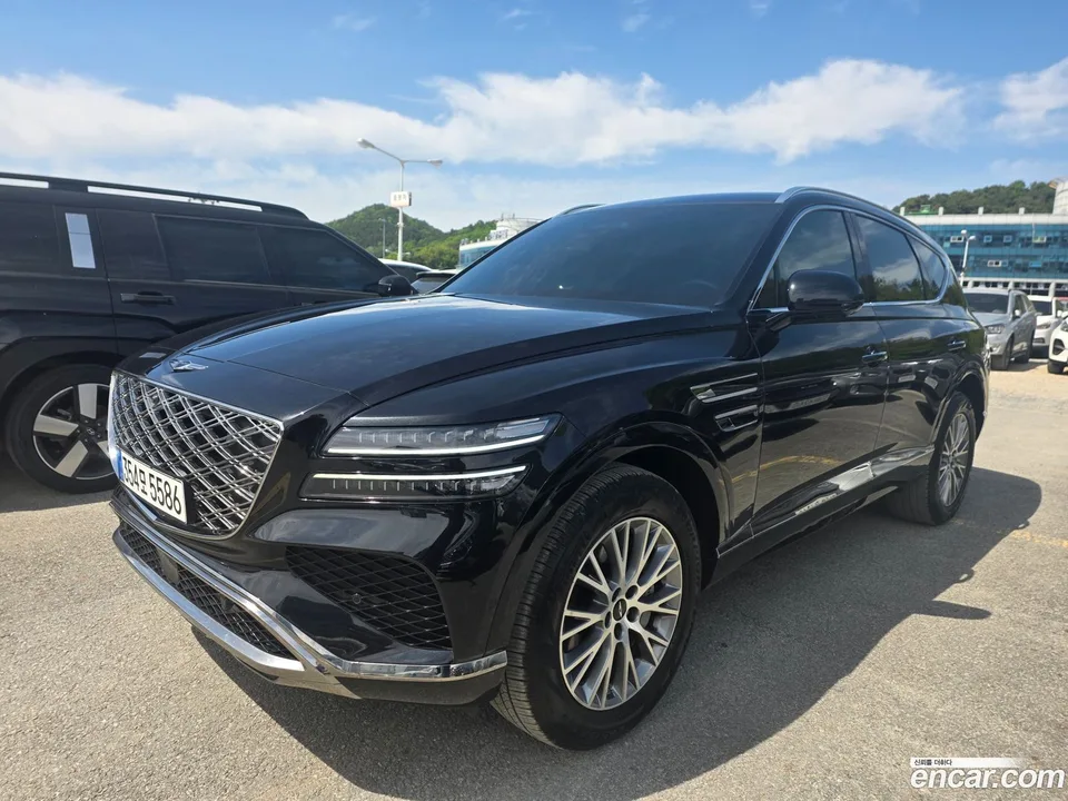 Genesis GV80 2.5T 2WD 2023 — photo 1, buy with delivery to Moscow