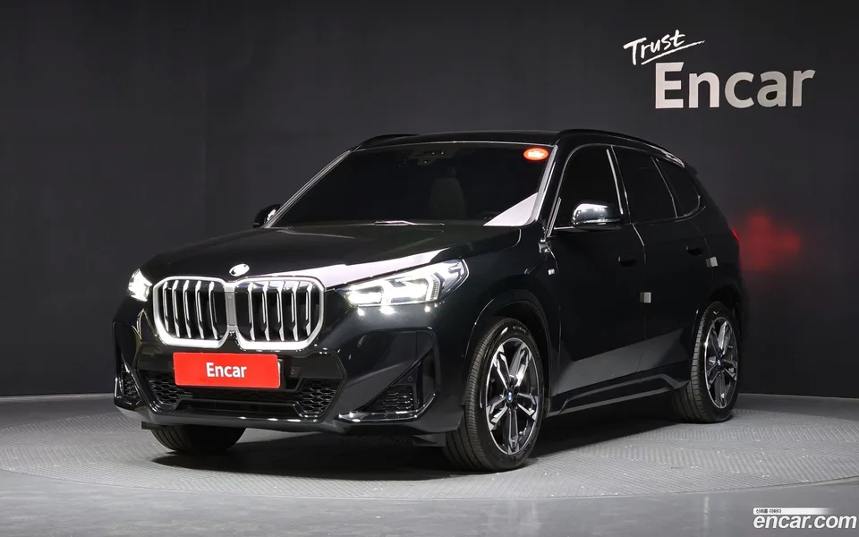 BMW X1 sDrive 18d M 2024 — фото 1, купить с доставкой в Москву