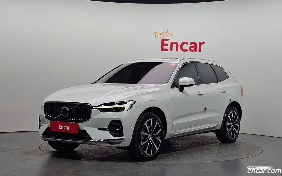 Volvo XC60 B6 2023 — фото 1, купить с доставкой в Москву
