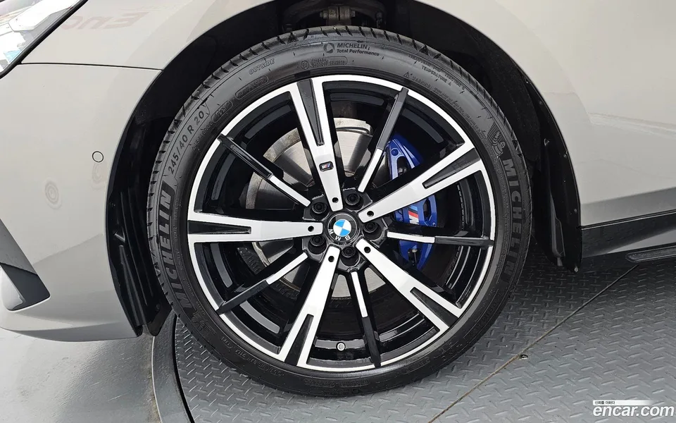 BMW 5 Series 530i xDrive M 2025 — миниатюра 2