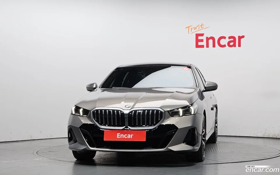 BMW 5 Series 530i xDrive M 2025 — миниатюра 3