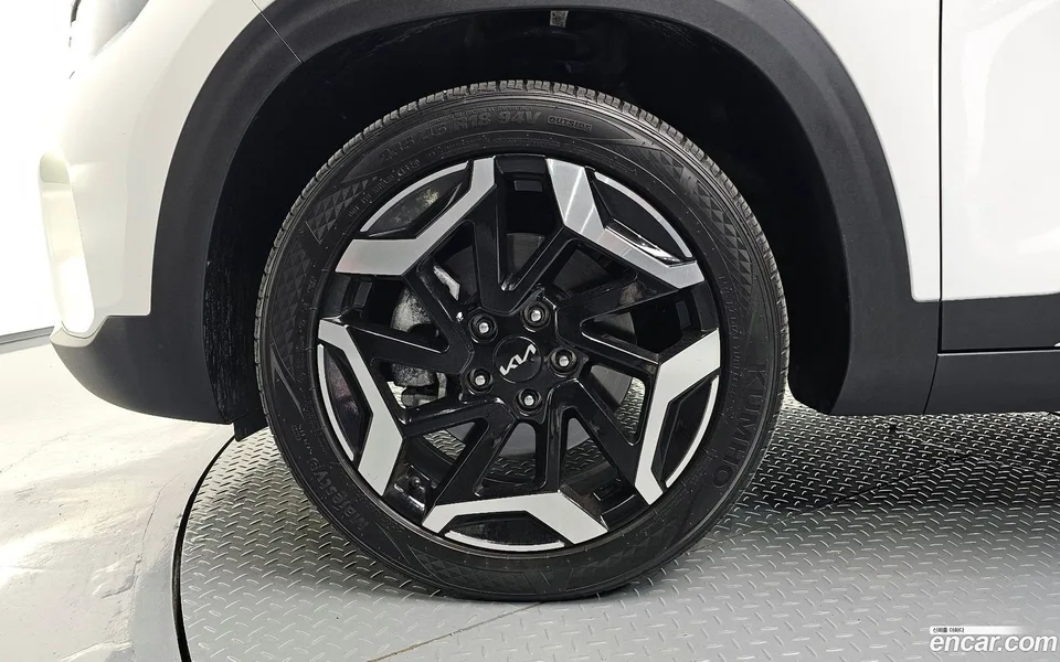 Kia Seltos 1.6 2WD 2024 — миниатюра 2