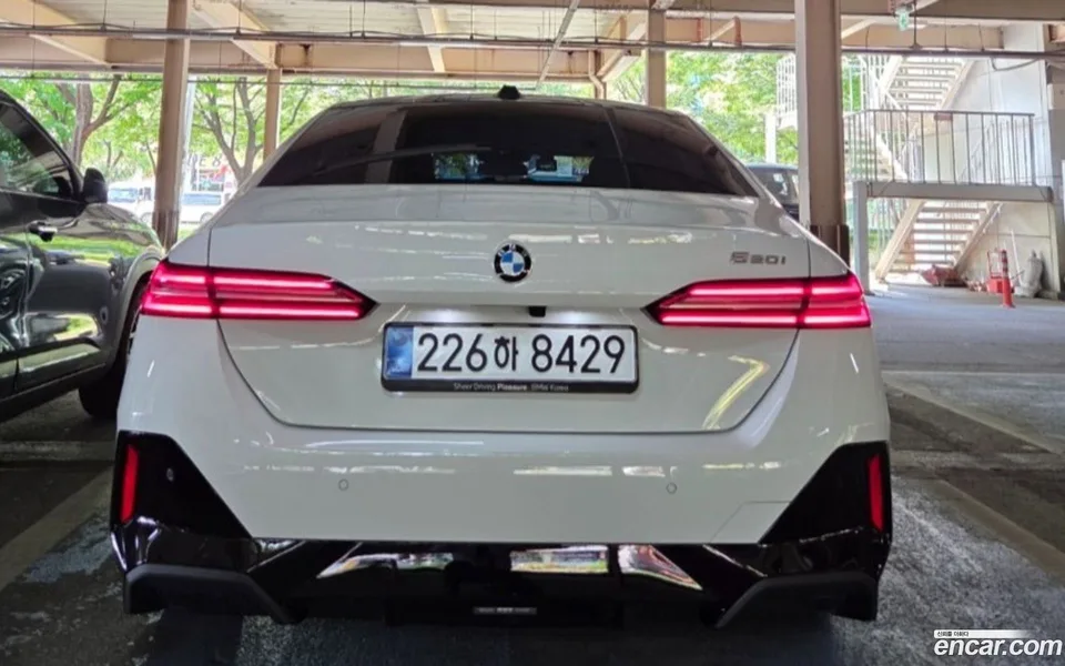 BMW 5 Series 520i M 2025 — миниатюра 2
