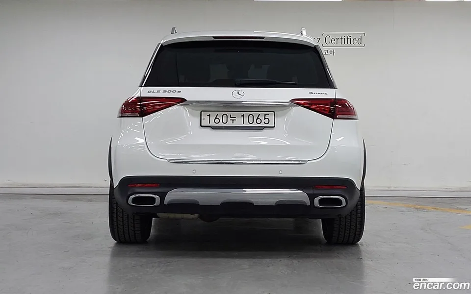 Mercedes-Benz GLE-Class GLE300d 4MATIC 2023 — миниатюра 4