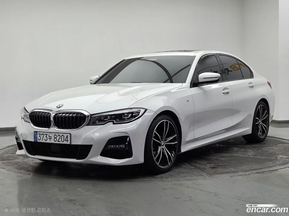 BMW 3 Series 320i M 2022 — фото 1, купить с доставкой в Москву