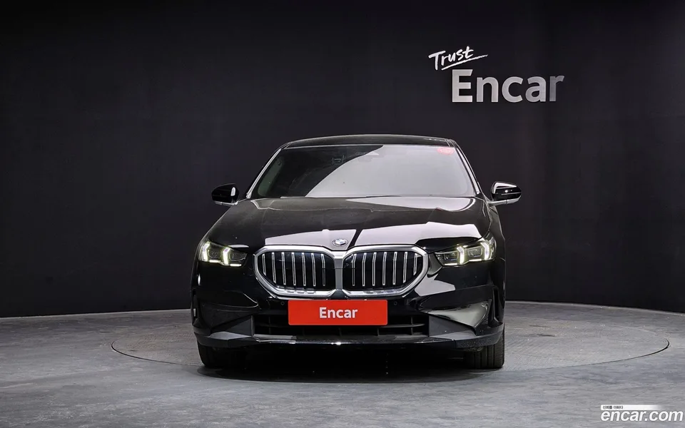 BMW 5 Series 523d 2024 — миниатюра 3