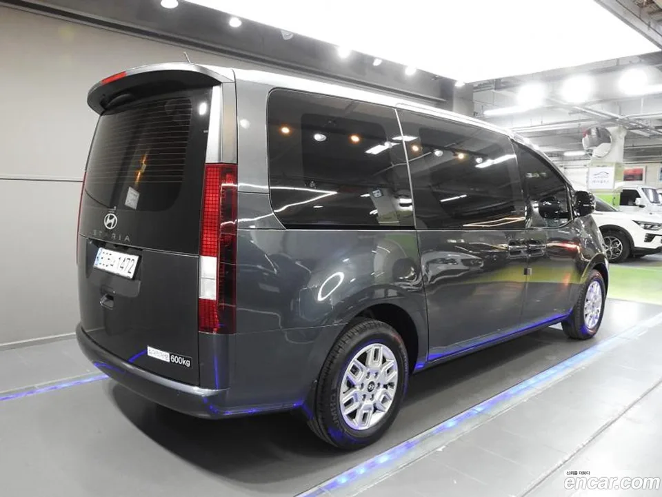 Hyundai Staria 5 2024 — миниатюра 4