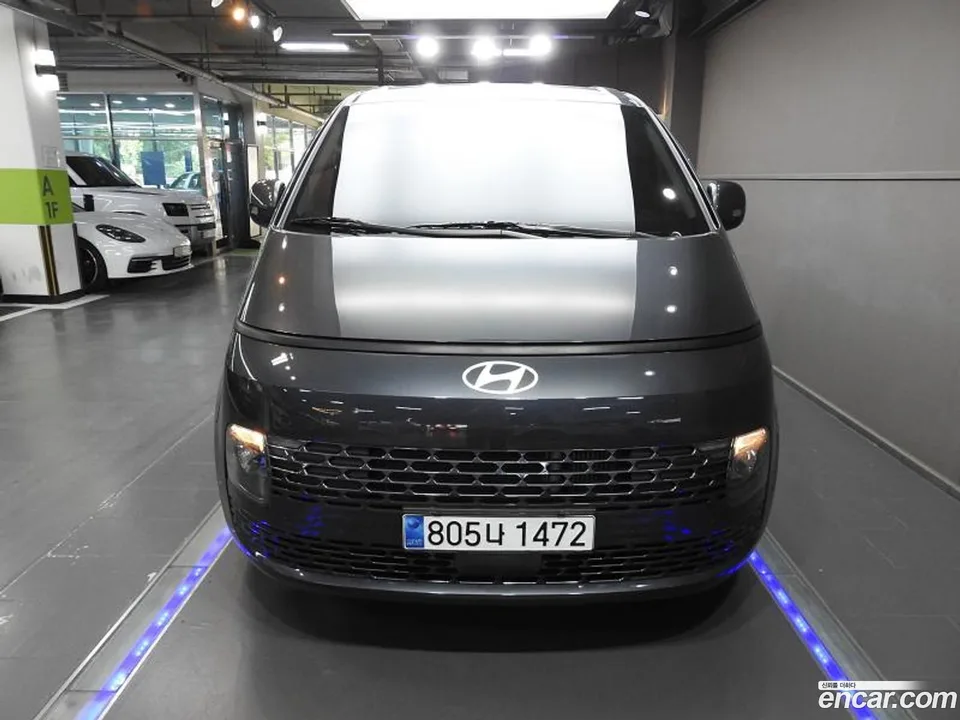 Hyundai Staria 5 2024 — фото 1, купить с доставкой в Москву