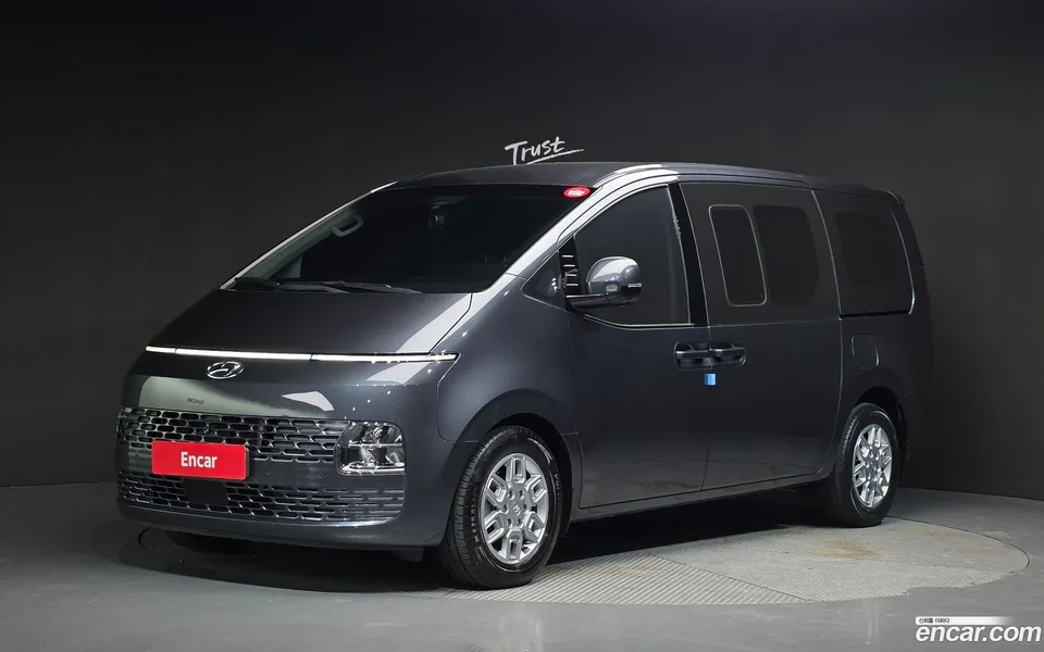 Hyundai Staria 5 2022 — фото 1, купить с доставкой в Москву