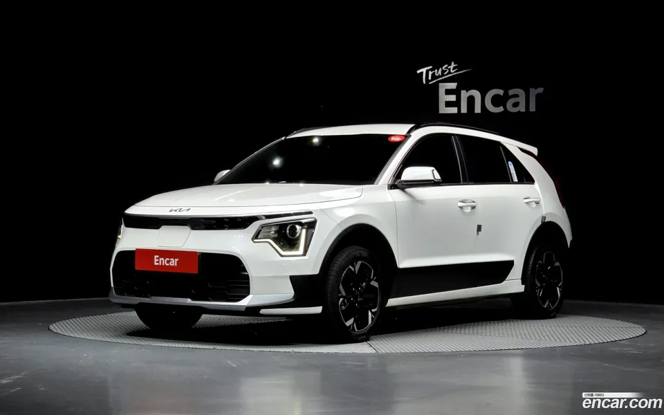 Kia Niro EV 2024 — фото 1, купить с доставкой в Москву