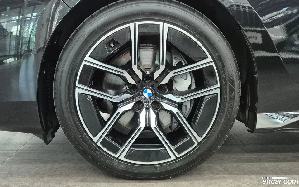 BMW 7 Series 740i xDrive M 2025 — миниатюра 5