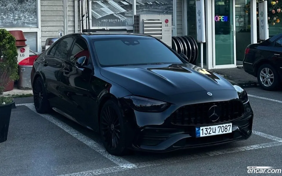 Mercedes-Benz C-Class C300 4MATIC AMG Line 2024 — миниатюра 3