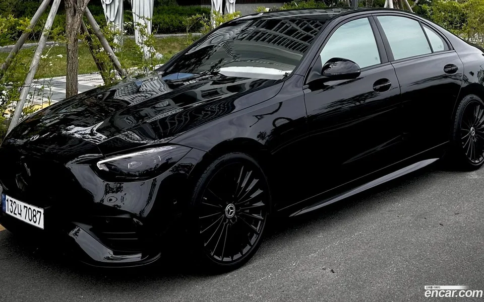 Mercedes-Benz C-Class C300 4MATIC AMG Line 2024 — фото 1, купить с доставкой в Москву